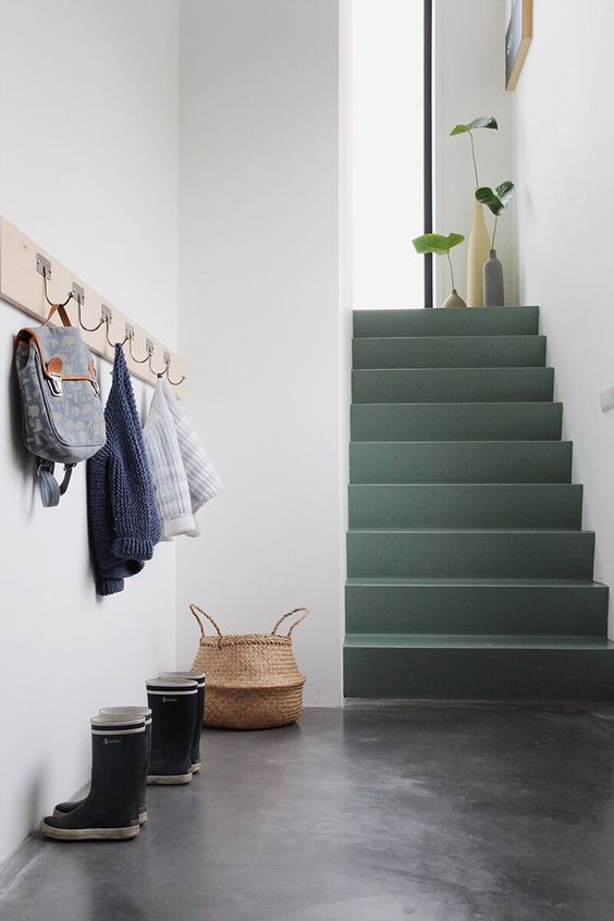 Pourquoi est-ce une fausse bonne idée de repeindre ses escaliers ? - Ça  Marches ! by HDC